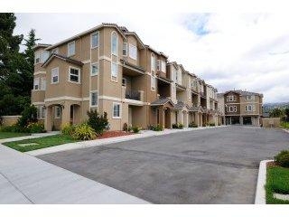 Starburst Townhomes in San Jose, CA - Building Photo