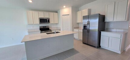 2810 Whitaker Pt in Lake Hamilton, FL - Building Photo - Building Photo