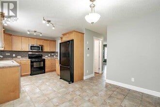 8610-102B 102 B Ave in Grande Prairie, AB - Building Photo - Building Photo