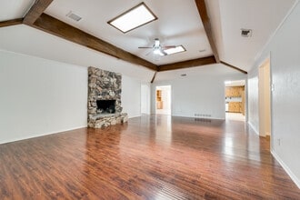 923 S Greenstone Ln in Duncanville, TX - Building Photo - Building Photo