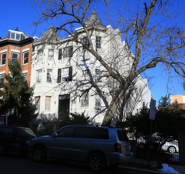 1811 Kalorama Rd NW in Washington, DC - Building Photo