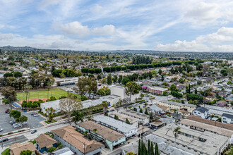 La Rhonda Apartments in Whittier, CA - Building Photo - Building Photo