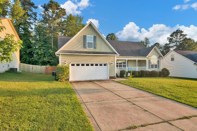 207 Batesfield Dr in Fayetteville, NC - Foto de edificio - Building Photo