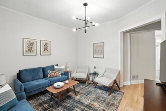 1116 W Roscoe St in Chicago, IL - Building Photo - Building Photo