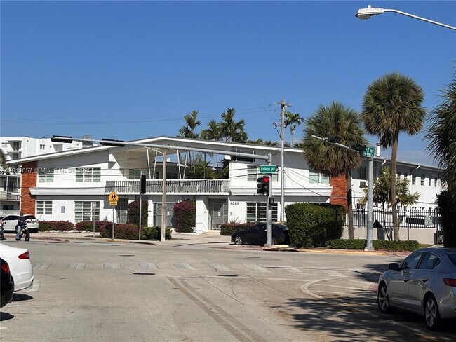 property at 8080 Tatum Waterway Dr
