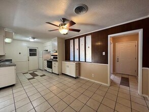 407 Amhurst Dr in Laredo, TX - Building Photo - Building Photo