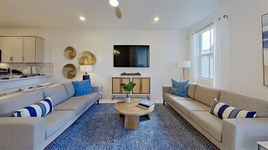 163 SW 171st Ave in Miramar, FL - Foto de edificio - Building Photo