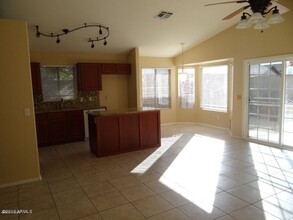 5343 W Oraibi Dr in Glendale, AZ - Building Photo - Building Photo