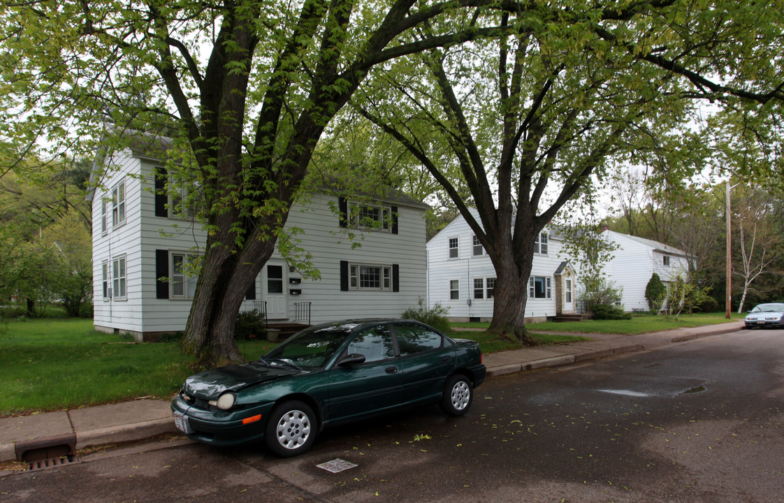 1304-1316 Jefferson Ct in Eau Claire, WI - Building Photo