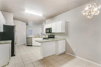 9705 Hedge Bell Dr in McKinney, TX - Building Photo - Building Photo