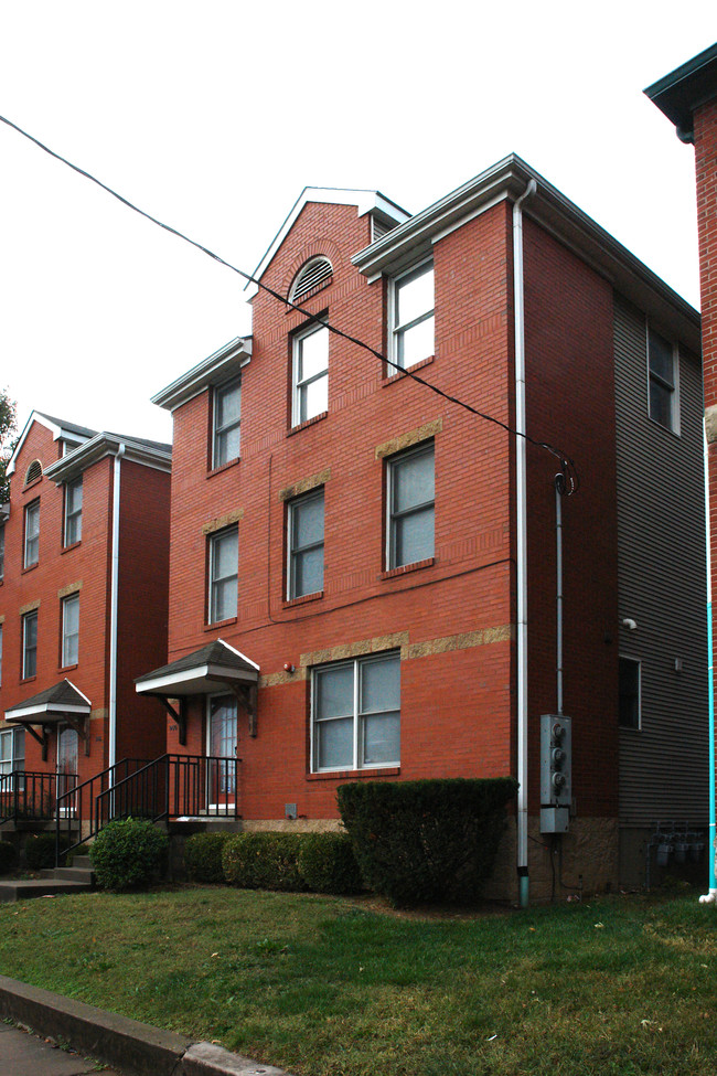 906-908 S 6th St in Louisville, KY - Foto de edificio - Building Photo