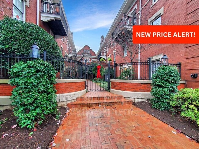 property at 400 E Washington St