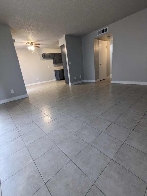 property at 815 N Peach Ave