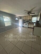 724 Wyatt St in Clearwater, FL - Building Photo