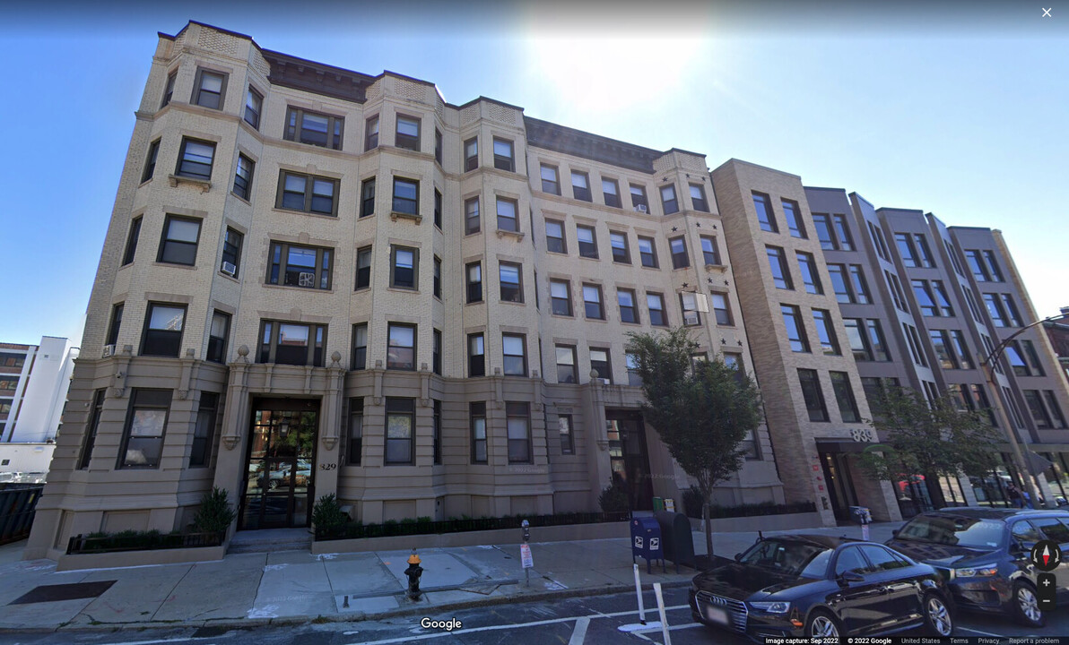 841 Beacon St, Unit 1C in Boston, MA - Foto de edificio