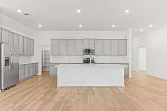 18211 Saffron Sun St in Conroe, TX - Building Photo - Building Photo