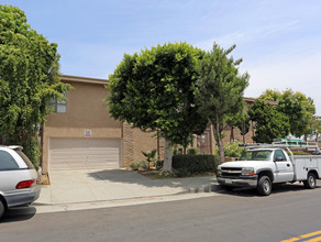 7348 Milton Ave in Whittier, CA - Foto de edificio - Building Photo