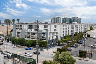 WestEnd - Residential Condomiums in Marina Del Rey, CA - Foto de edificio - Building Photo