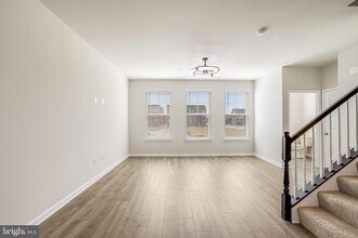 421 Ensemble Wy in Frederick, MD - Building Photo - Building Photo