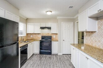 16950 Nicole Ln in Houston, TX - Building Photo - Building Photo