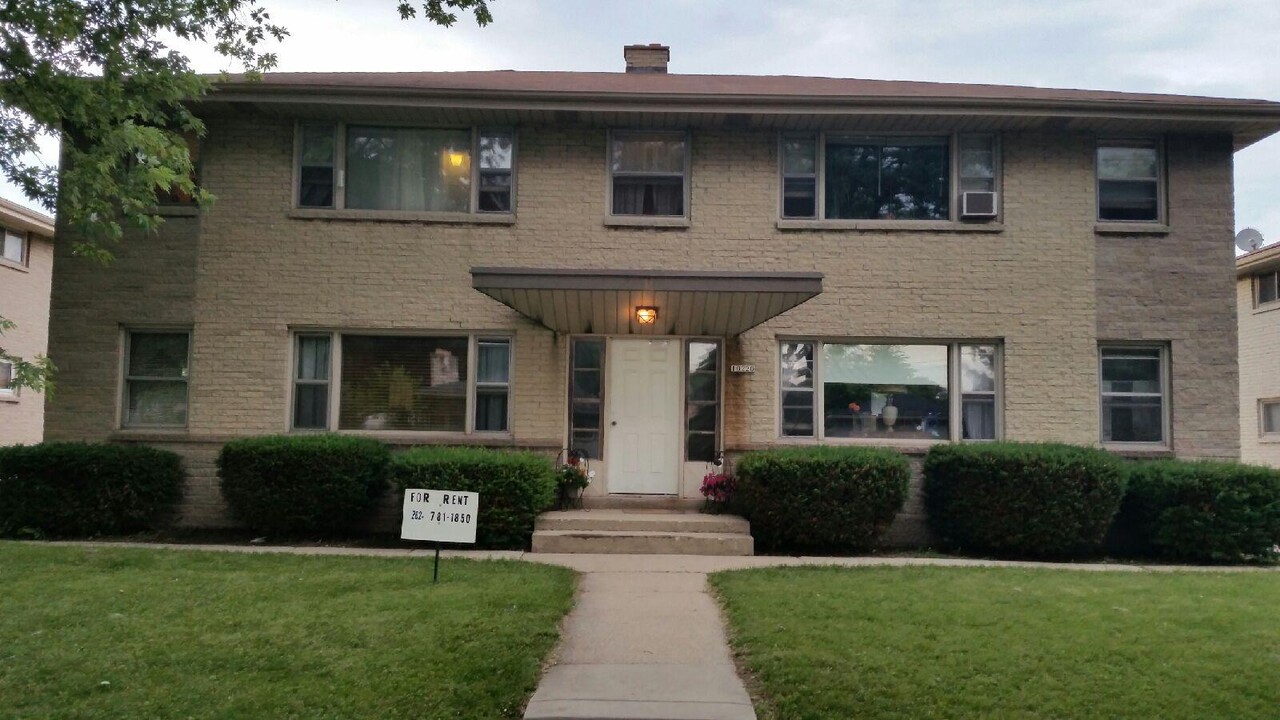 10220 W Montana Ave, Unit #4 in West Allis, WI - Foto de edificio