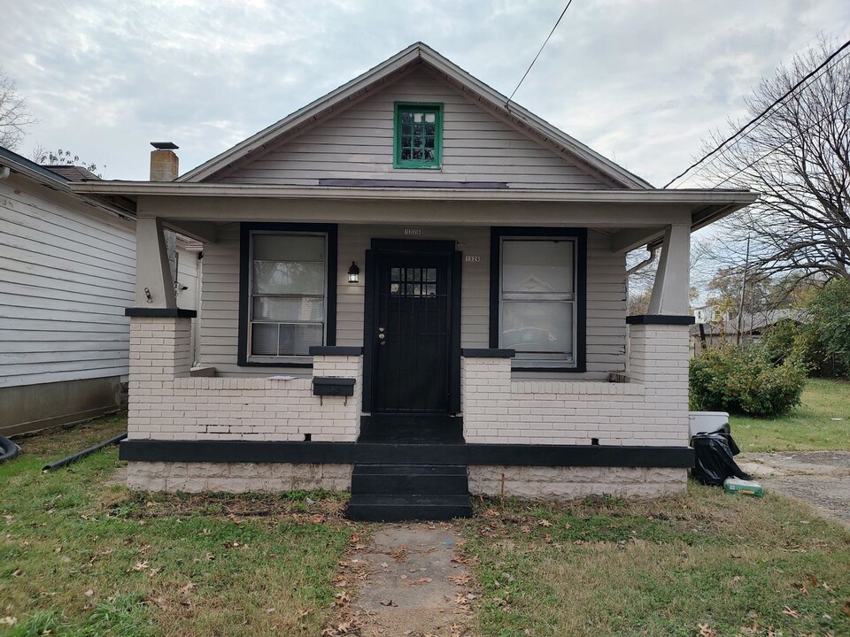 1326 Sale Ave in Louisville, KY - Building Photo