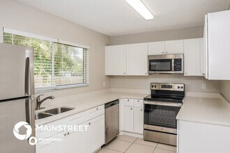 377 Trilby Rd SW in Palm Bay, FL - Building Photo - Building Photo