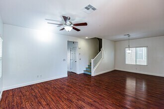 5327 Pied Piper St in Las Vegas, NV - Building Photo - Building Photo