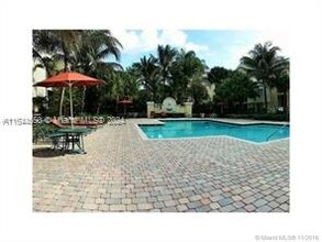 5760 Rock Island Rd in Tamarac, FL - Building Photo - Building Photo