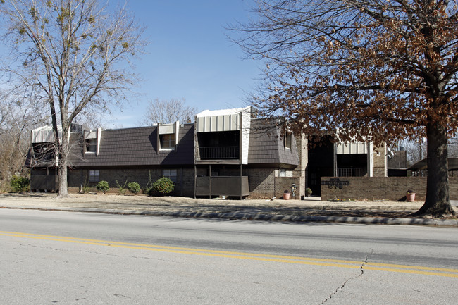 Broadway Park in Shawnee, OK - Foto de edificio - Building Photo