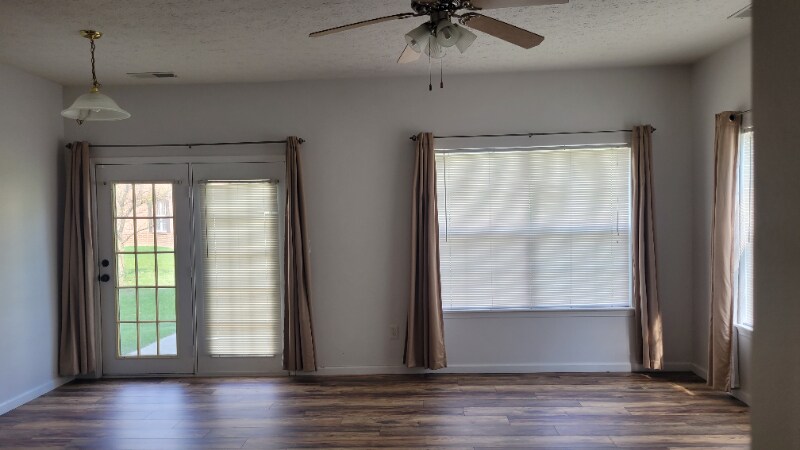 4211 Washington Blvd in Plainfield, IN - Foto de edificio