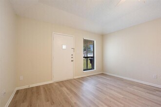 608 Country Aire Dr in Round Rock, TX - Building Photo - Building Photo
