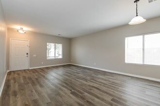 161 Jay Porter Ave in Henderson, NV - Foto de edificio - Building Photo