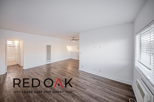 property at 5128 De Longpre Ave