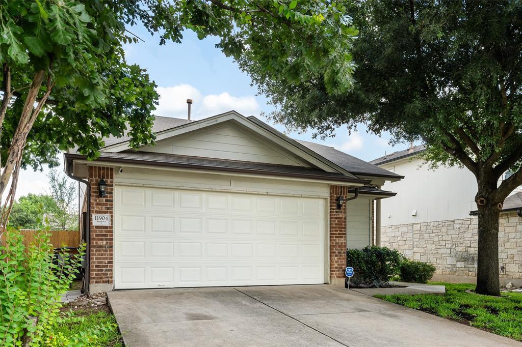 11904 Johnny Weismuller Ln in Austin, TX - Building Photo