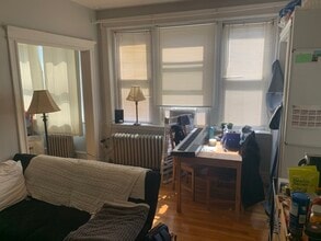 1629 Commonwealth Ave, Unit 18 in Boston, MA - Foto de edificio - Building Photo