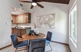 2724 Oak Rd, Unit 119 in Walnut Creek, CA - Building Photo - Building Photo