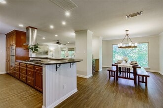 8810 Mountain Path Cir in Austin, TX - Building Photo - Building Photo