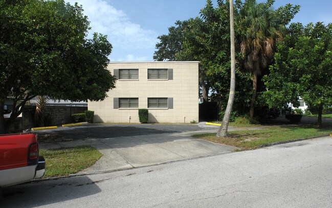 626 12th Ave NE in St. Petersburg, FL - Building Photo - Building Photo