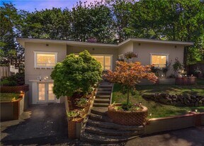 7404 31st Street Ct W, Unit Upper #A