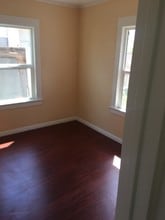 1221 E 33rd St in Los Angeles, CA - Foto de edificio - Building Photo