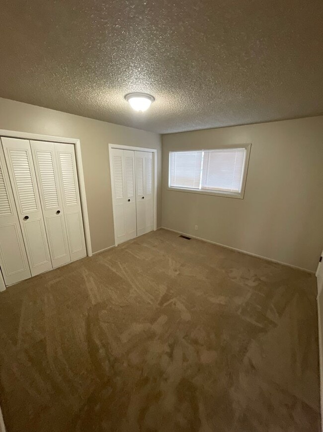 property at 415 S 9th St