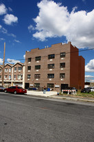 301 Powell St in Brooklyn, NY - Foto de edificio - Building Photo