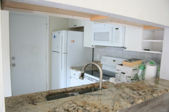 3364 Alouette Cir, Unit #2 in Ft. Myers, FL - Building Photo - Building Photo