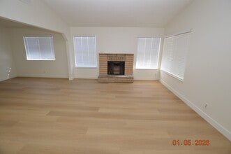 1925 Ann Greta Dr in Las Vegas, NV - Building Photo - Building Photo