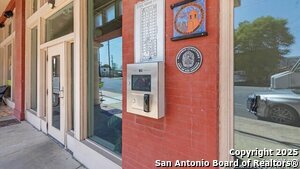 1401 S Flores St in San Antonio, TX - Building Photo - Building Photo