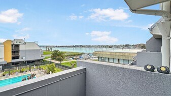 7 Embarcadero West in Oakland, CA - Building Photo