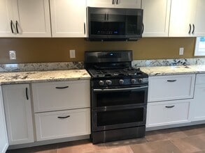 1430 Simona Dr in Pittsburgh, PA - Building Photo - Building Photo
