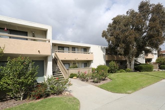 Citrus Tree Apartments in Ventura, CA - Foto de edificio - Building Photo