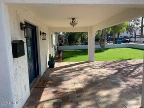 1622 E Cheery Lynn Rd in Phoenix, AZ - Building Photo - Building Photo